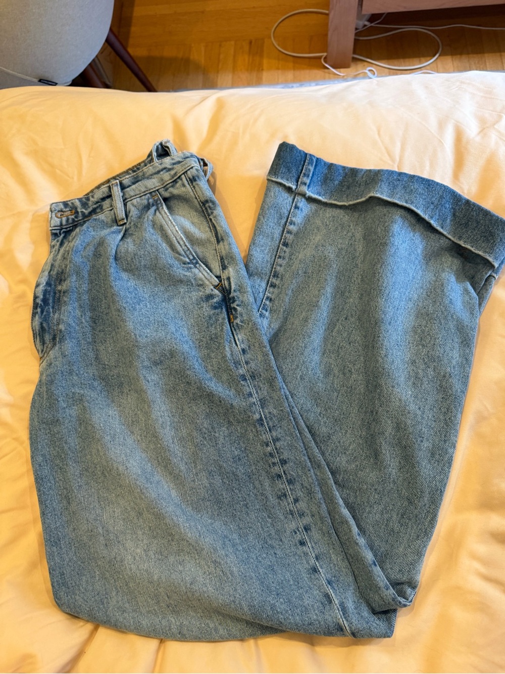 Anthropologie Pilero High-Rise
Pleated Cuff Trouser Jeans - Picture 7 of 8